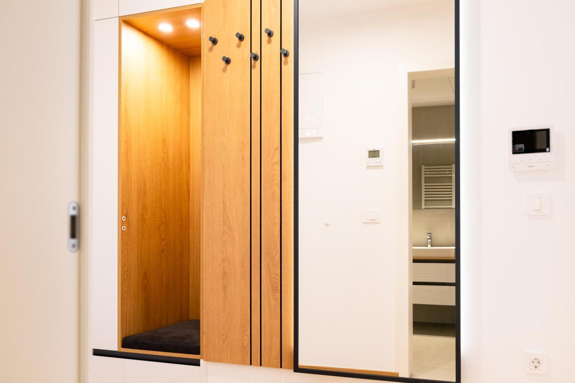 Masarykova Residence - Modern 1-Bedroom In City Center & Free Parking 卢布尔雅那 外观 照片