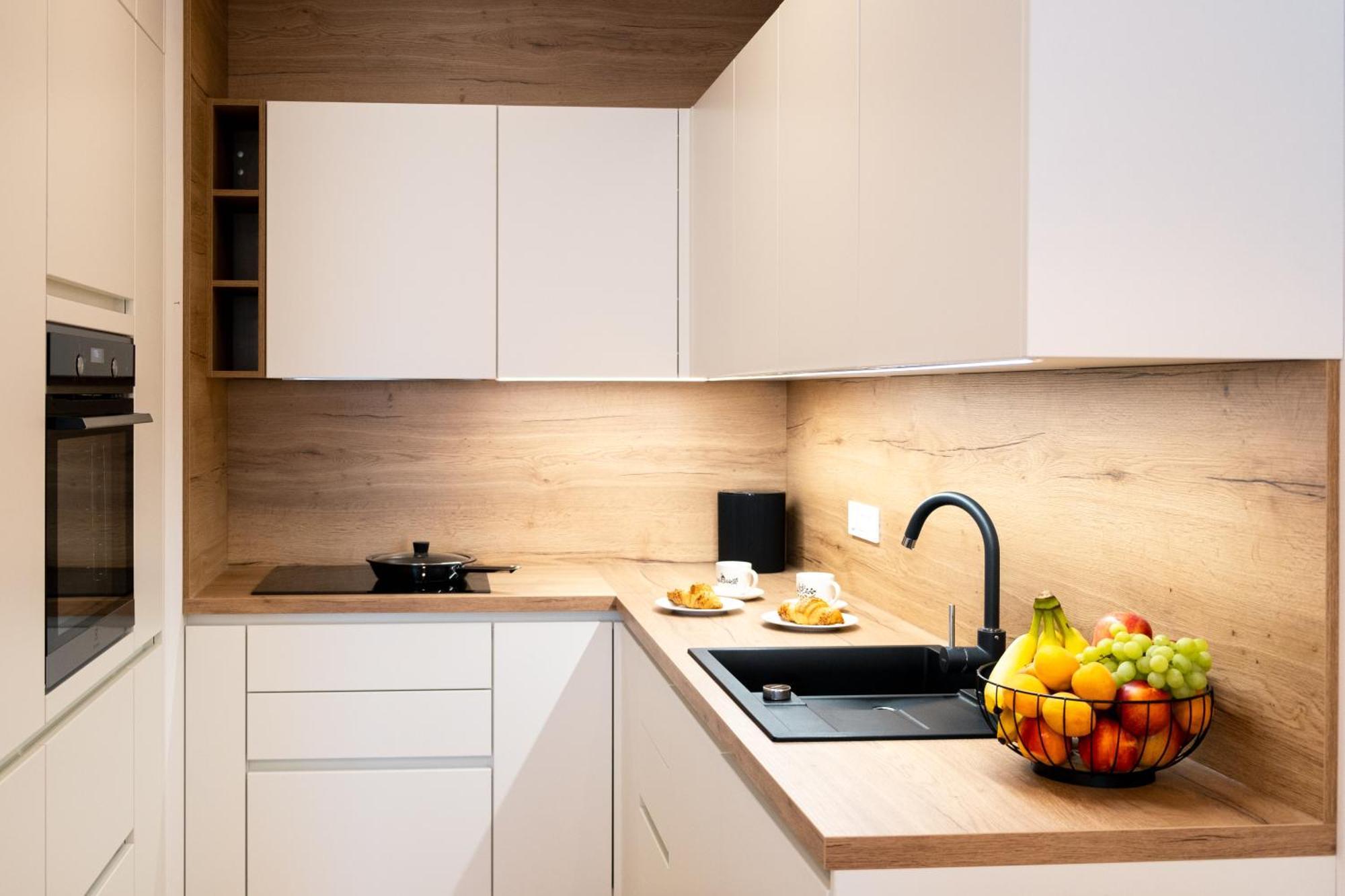 Masarykova Residence - Modern 1-Bedroom In City Center & Free Parking 卢布尔雅那 外观 照片